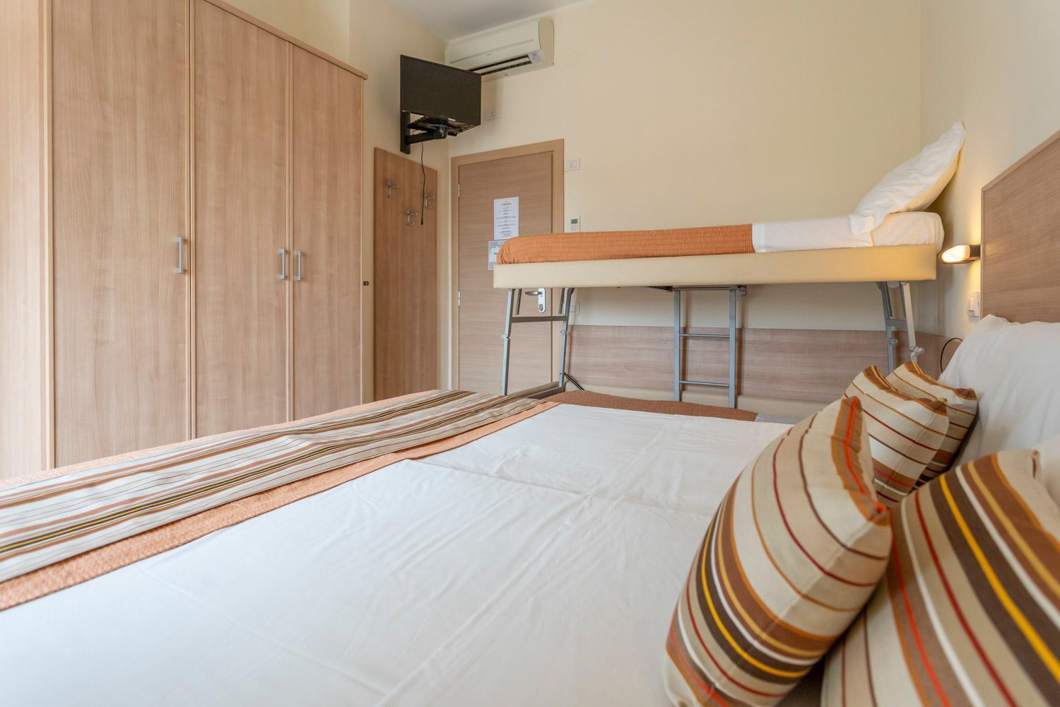 Hotel Cormoran Riccione Exteriör bild